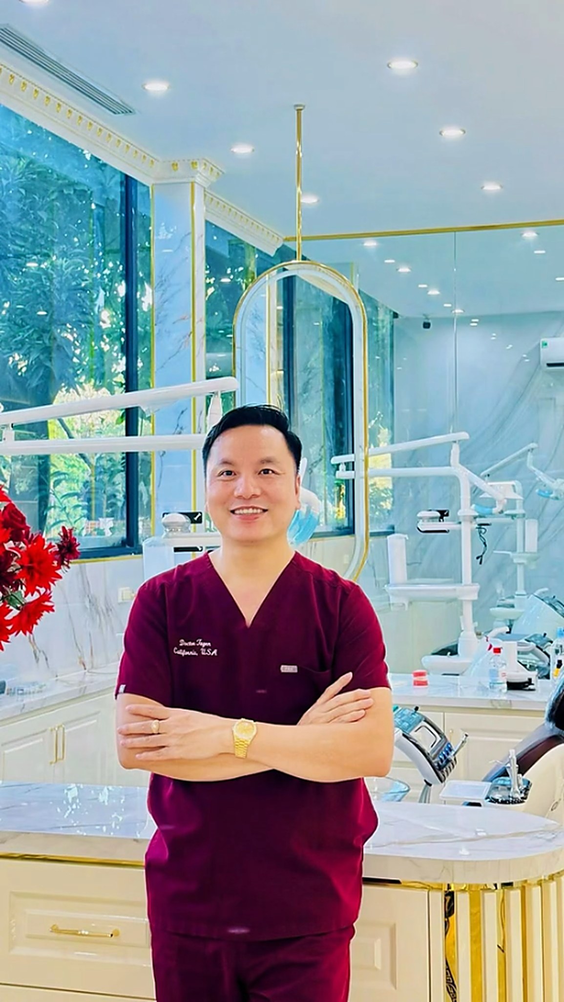 Doctor Tuyen in the VIP treatment studio